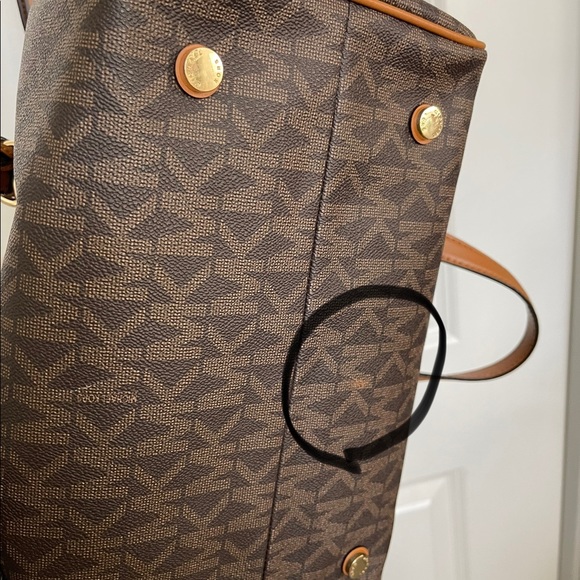 Michael Kors Satchel or Crossbody - Picture 6 of 12